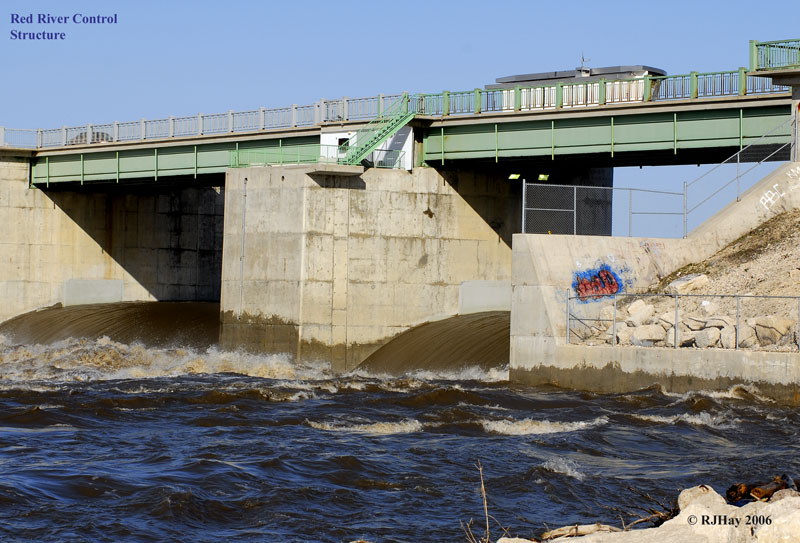 _LAN5590-Flood-gates-72ppi