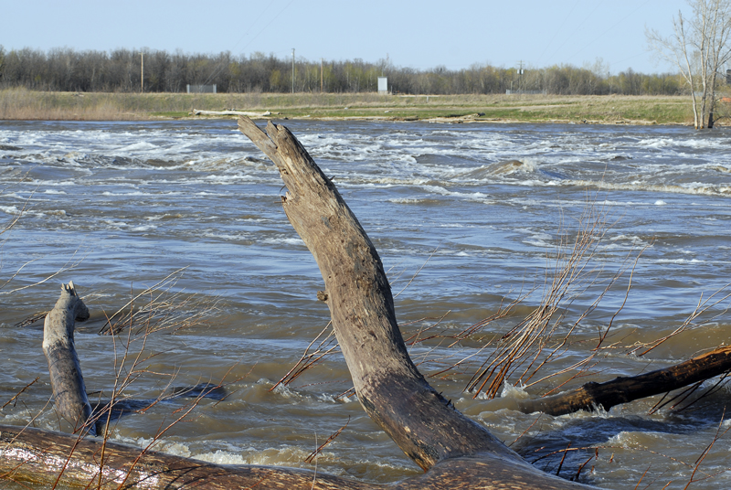 _LAN5592-red-River