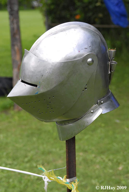 _LND1133-helmet