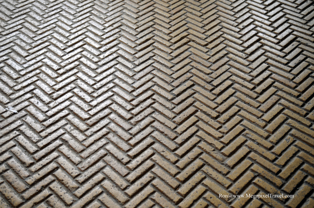 _RON5793-Stable-floor