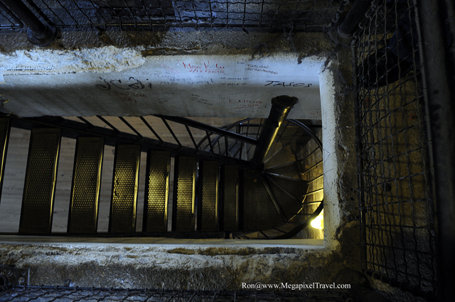 _RON5822-Stairs