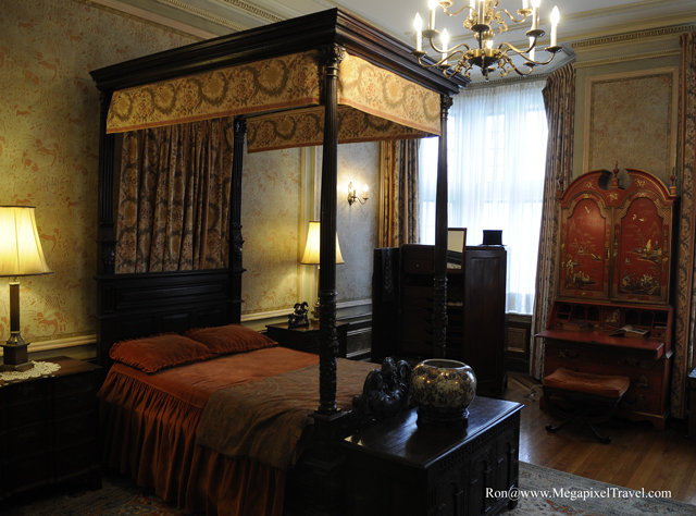 _RON5830-Casa-Loma-Room