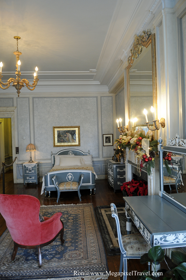 _RON5832-Casa-Loma-room