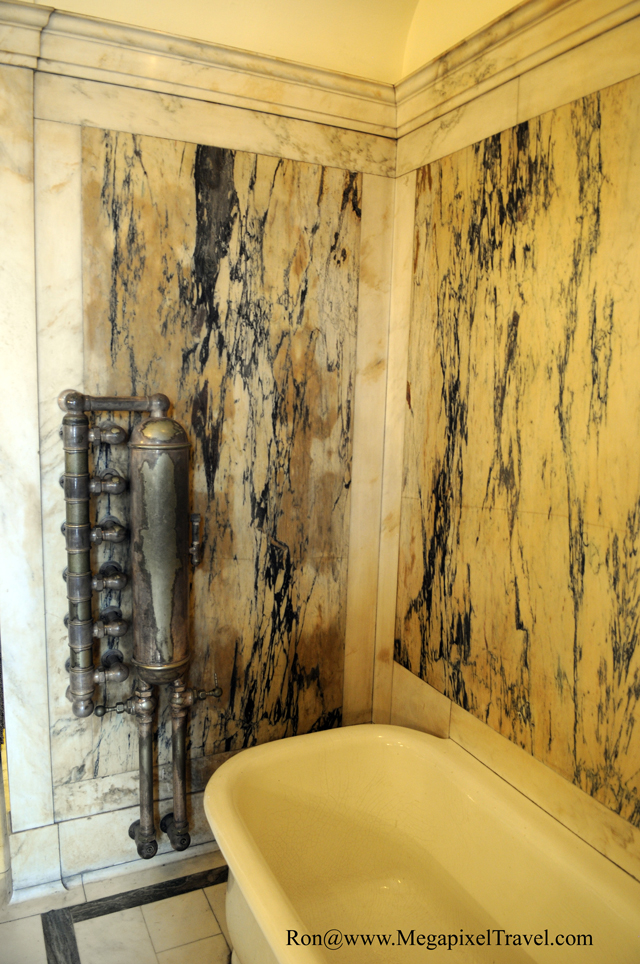 _RON5833-Bathroom