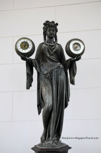 _RON5844-Statue