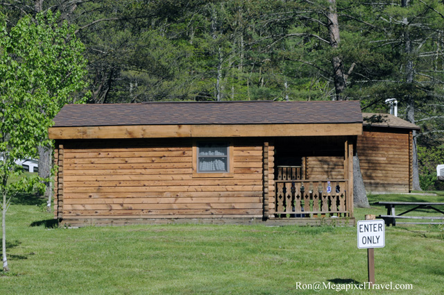 _RON9791-Cabin