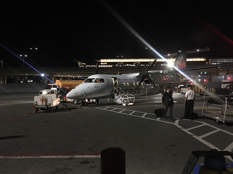 Bombardier Dash 8-100 Airplane
